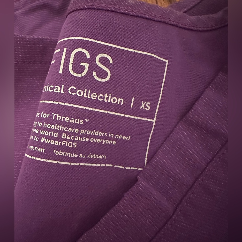 Figs Holiday 2020 ultraviolet Scrubs - Picture 3 of 4